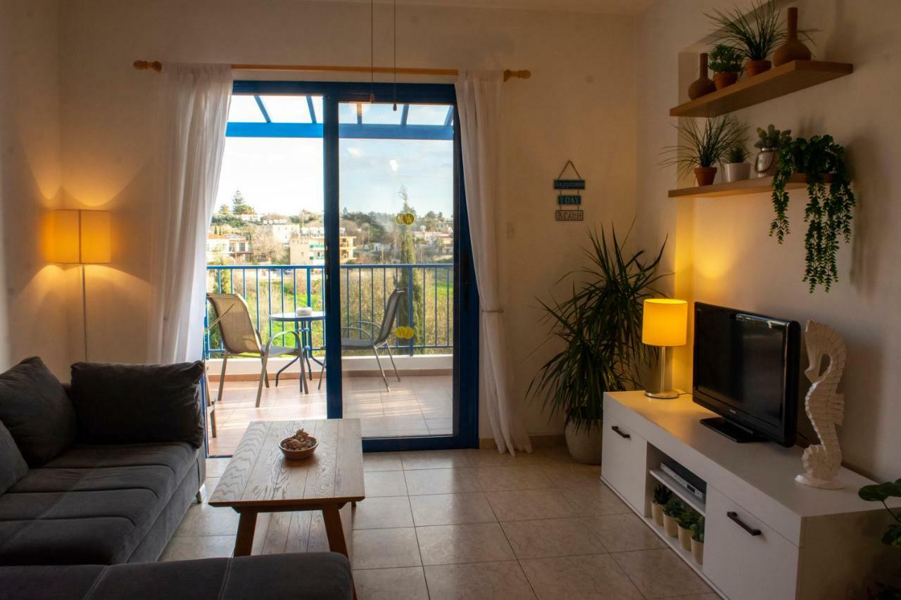 Ron'S Pergola Apartment Paphos 外观 照片