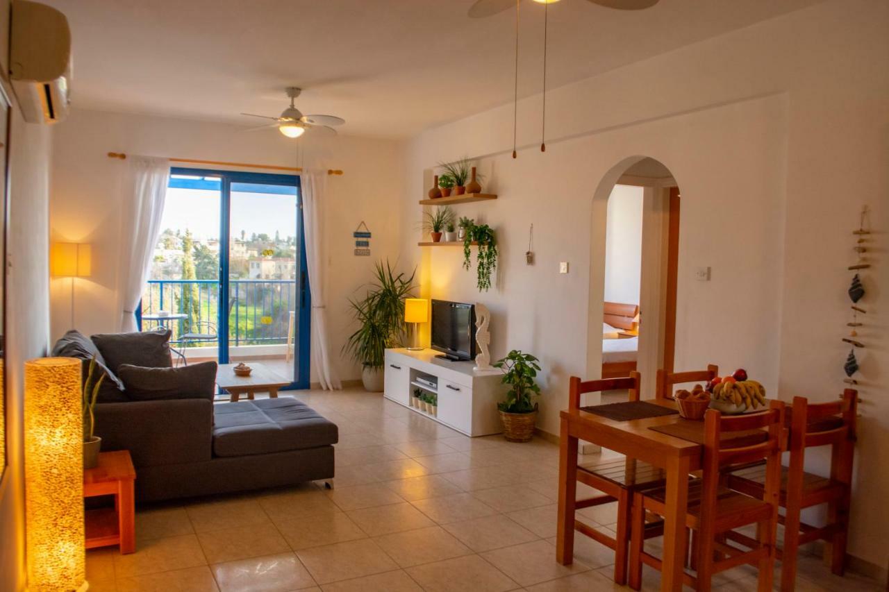 Ron'S Pergola Apartment Paphos 外观 照片