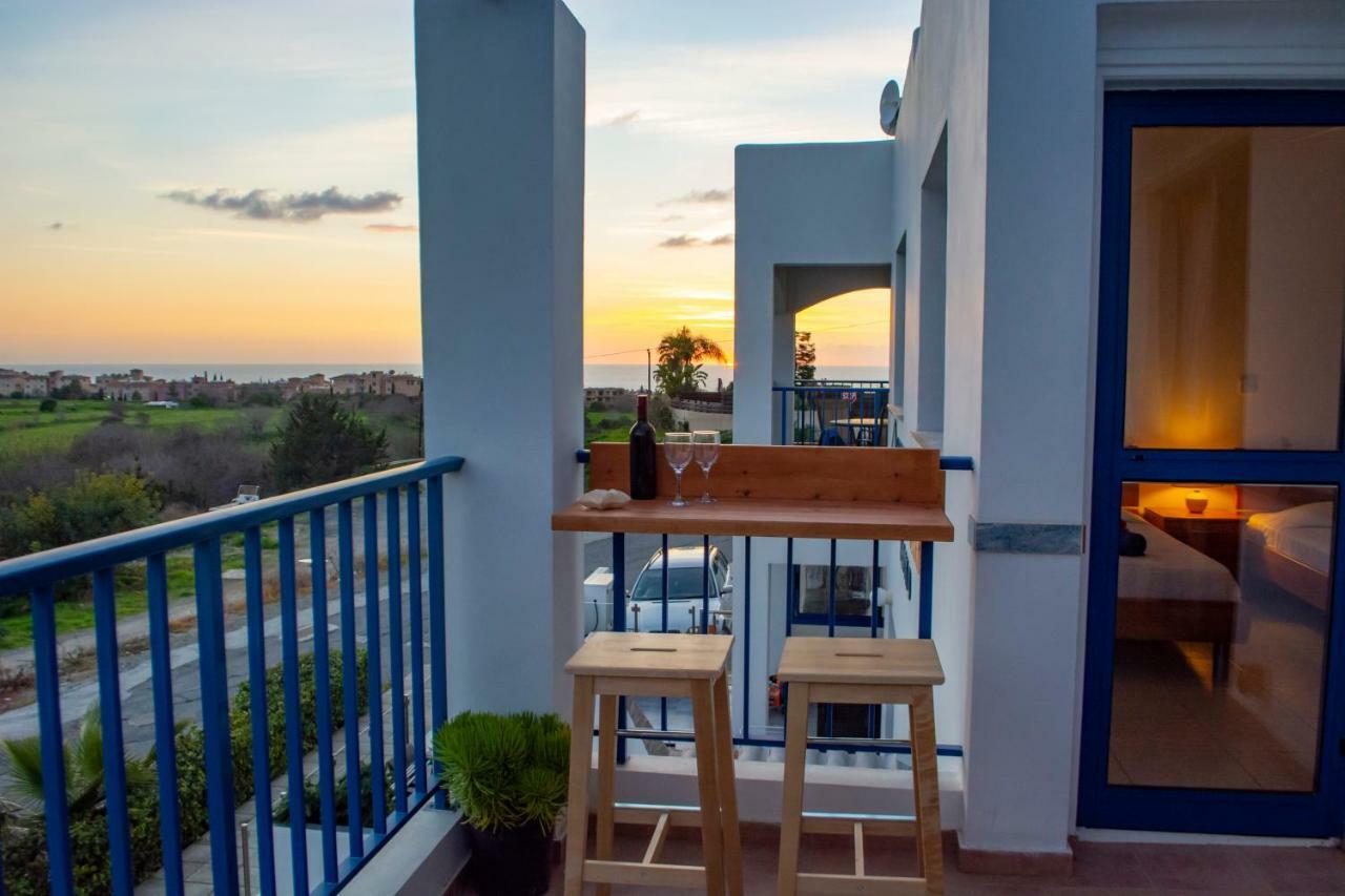 Ron'S Pergola Apartment Paphos 外观 照片