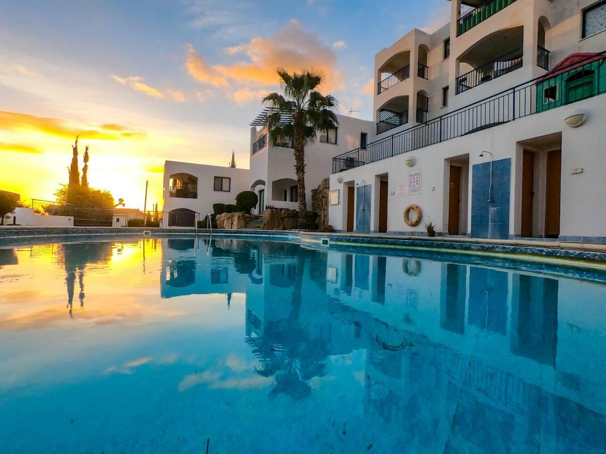 Ron'S Pergola Apartment Paphos 外观 照片